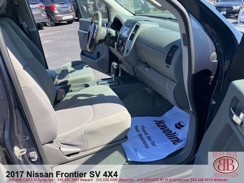 Used 2017 Nissan Frontier SV w/ SV Value Truck Package AWD/4WD image 14