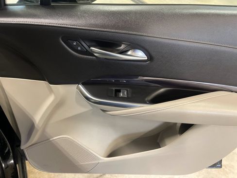 Used 2020 Cadillac XT4 Luxury w/ Cold Weather Package FWD image 20