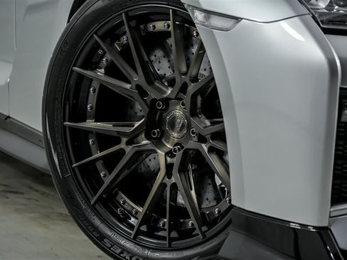 Used 2020 Nissan GT-R Premium AWD/4WD image 4