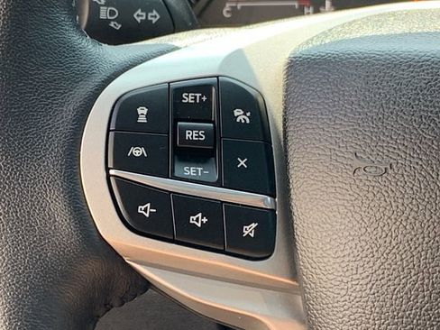 Used 2023 Ford Explorer XLT w/ Equipment Group 202A image 31