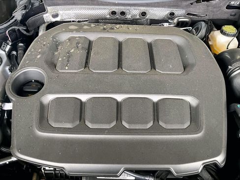 New 2026 Volkswagen Tiguan SE R-Line FWD image 17