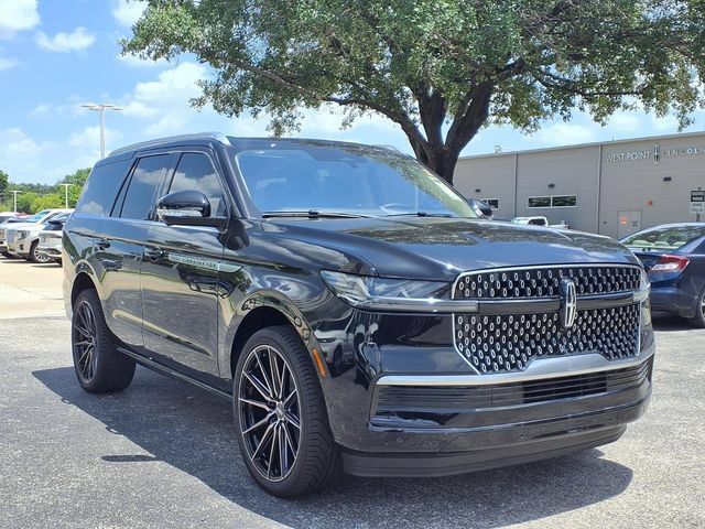 New 2025 Lincoln Navigator Reserve AWD/4WD image 4
