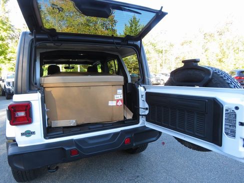 Used 2020 Jeep Wrangler Unlimited Sahara w/ Dual Top Group image 17