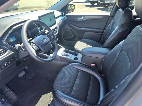 Certified 2026 Ford Escape SE FWD image 9