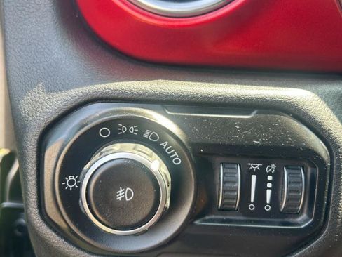 Used 2019 Jeep Wrangler Unlimited Rubicon AWD/4WD image 14
