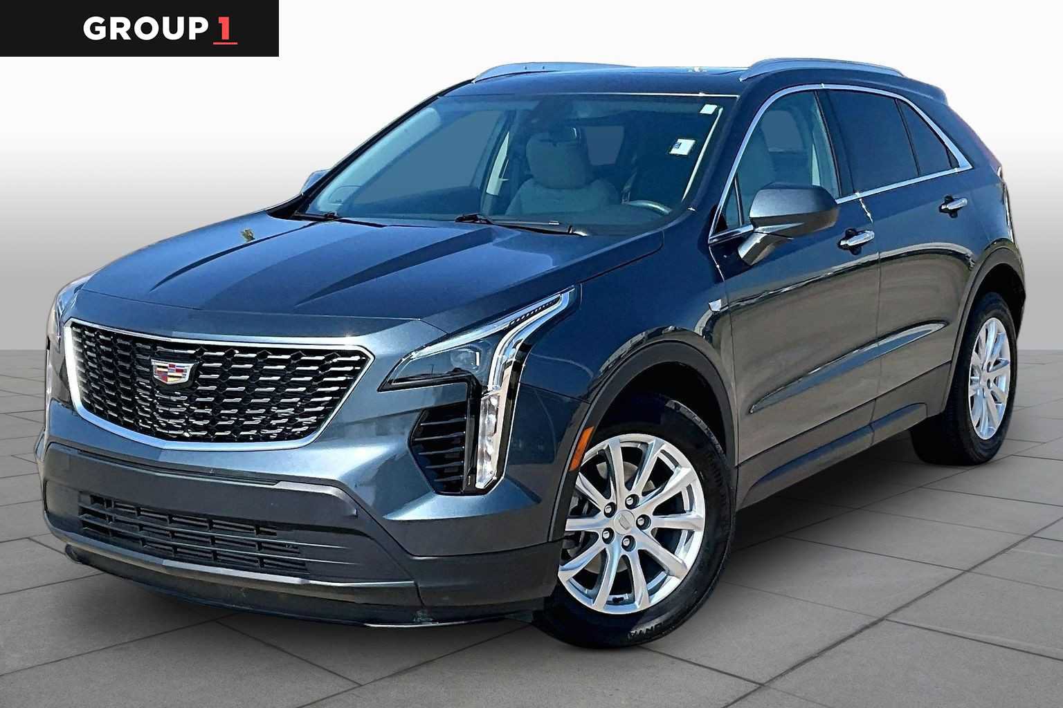 Used 2019 Cadillac XT4 Luxury w/ Cold Weather Package FWD image 1