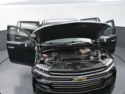 Used 2022 Chevrolet Silverado 1500 High Country w/ Technology Package image 36