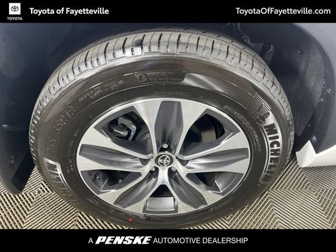 Used 2026 Toyota Highlander XLE AWD/4WD image 19