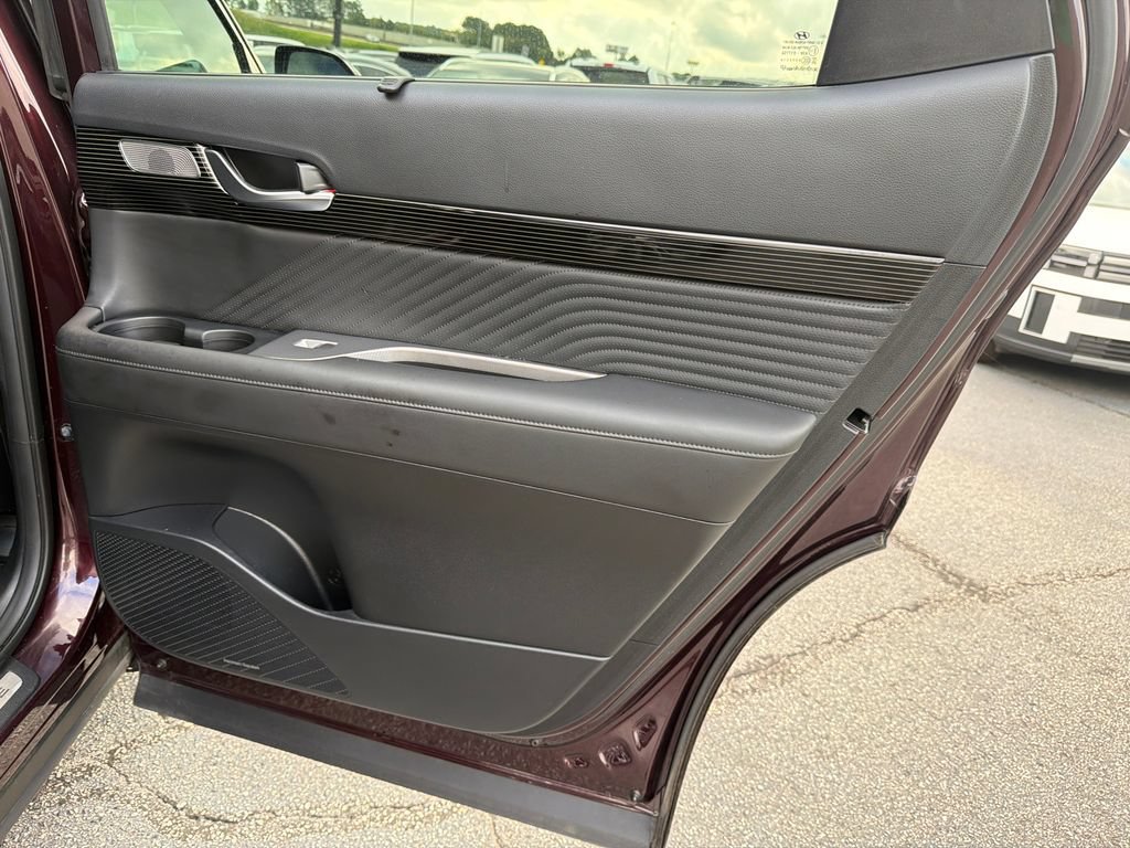 Used 2025 Hyundai Palisade Calligraphy FWD image 16