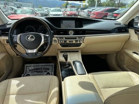 Used 2014 Lexus ES 350 w/ Luxury Package FWD image 23
