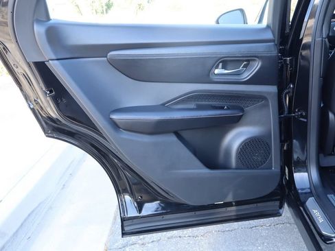 Used 2024 Nissan Ariya AWD image 37
