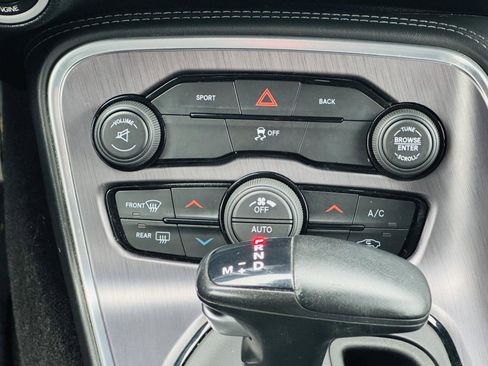 Certified 2016 Dodge Challenger SXT image 13