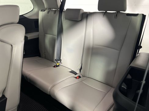 Used 2026 Toyota Grand Highlander AWD image 27