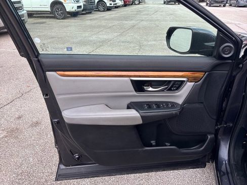 Used 2017 Honda CR-V Touring image 9