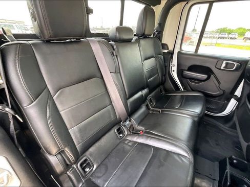 Used 2023 Jeep Gladiator Sport AWD/4WD image 22