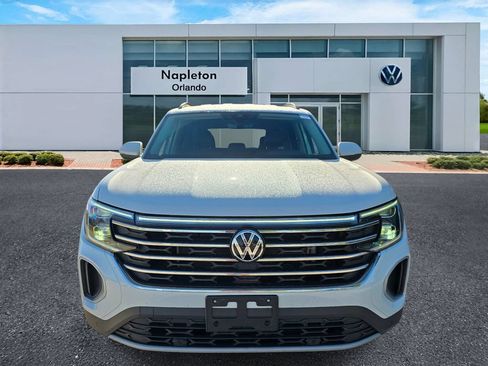 Used 2024 Volkswagen Atlas SE AWD/4WD image 2