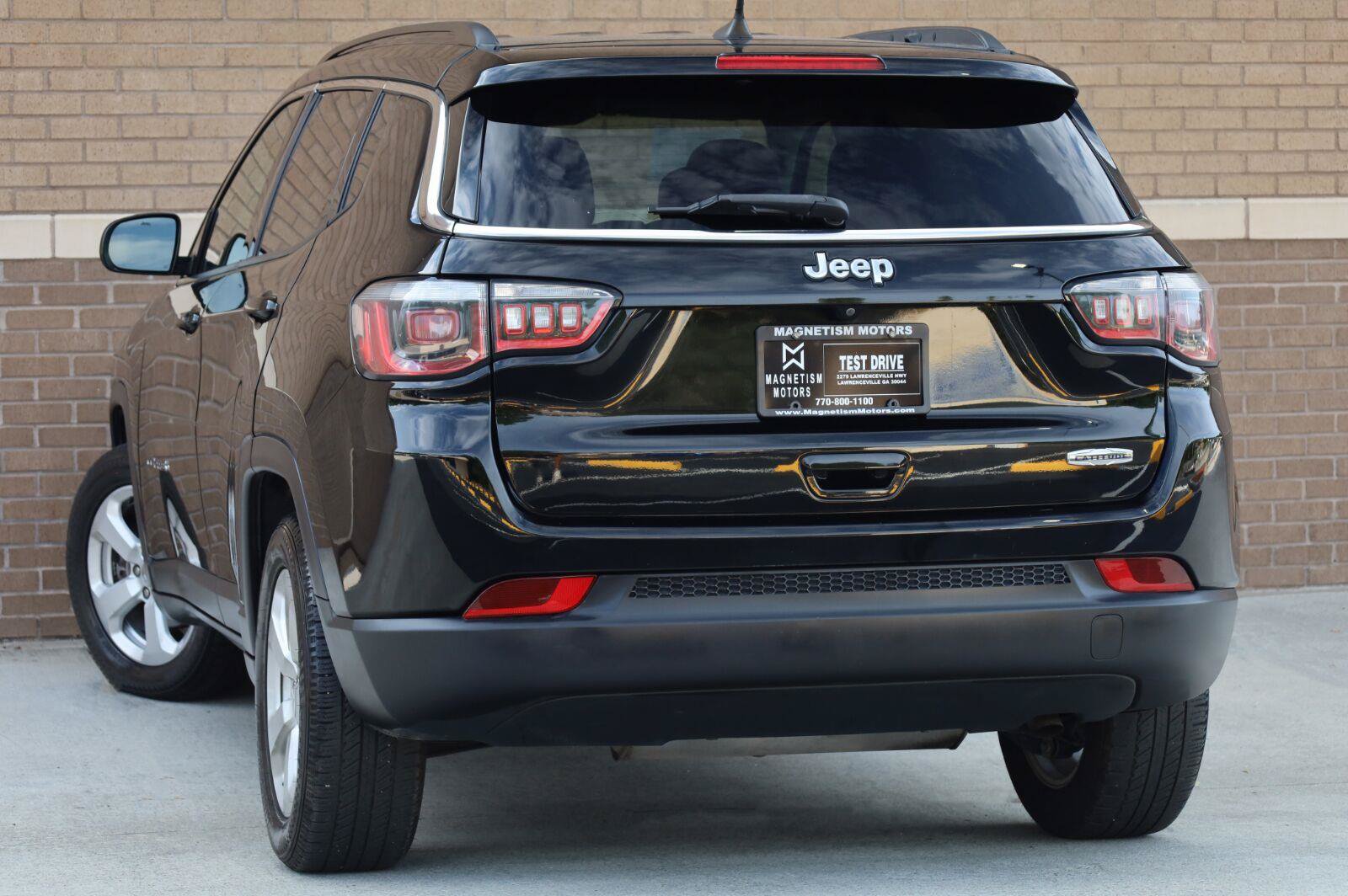 Used 2019 Jeep Compass Latitude FWD image 8