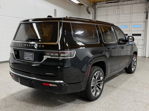 Used 2022 Jeep Grand Wagoneer Series III w/ Rear Seat Video Group 1 image 4