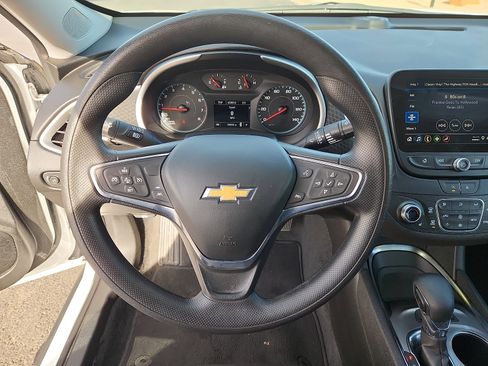 Used 2024 Chevrolet Malibu LT image 16