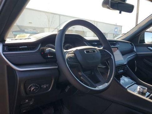 New 2025 Jeep Grand Cherokee Limited w/ Black Appearance Package image 20