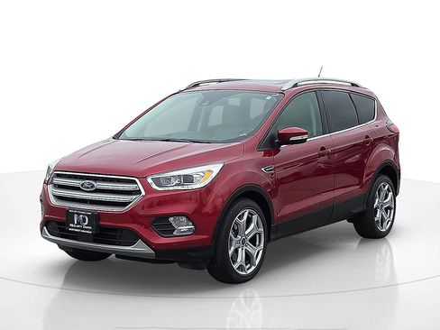 Used 2019 Ford Escape Titanium image 2