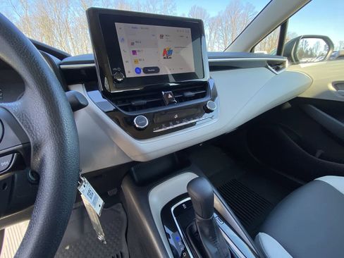 Used 2023 Toyota Corolla LE image 22