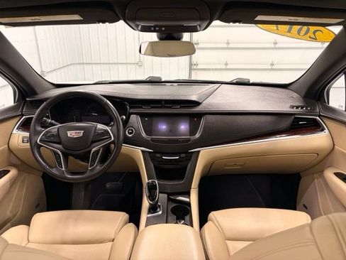 Used 2017 Cadillac XT5 Luxury w/ Driver Awareness Package AWD/4WD image 13