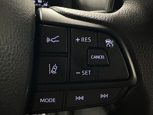 Used 2025 Toyota Sienna LE image 20