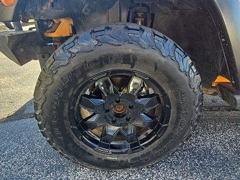 Used 2012 Jeep Wrangler Unlimited Sahara w/ Dual Top Group image 25