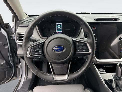 Used 2025 Subaru Outback Limited AWD/4WD image 12