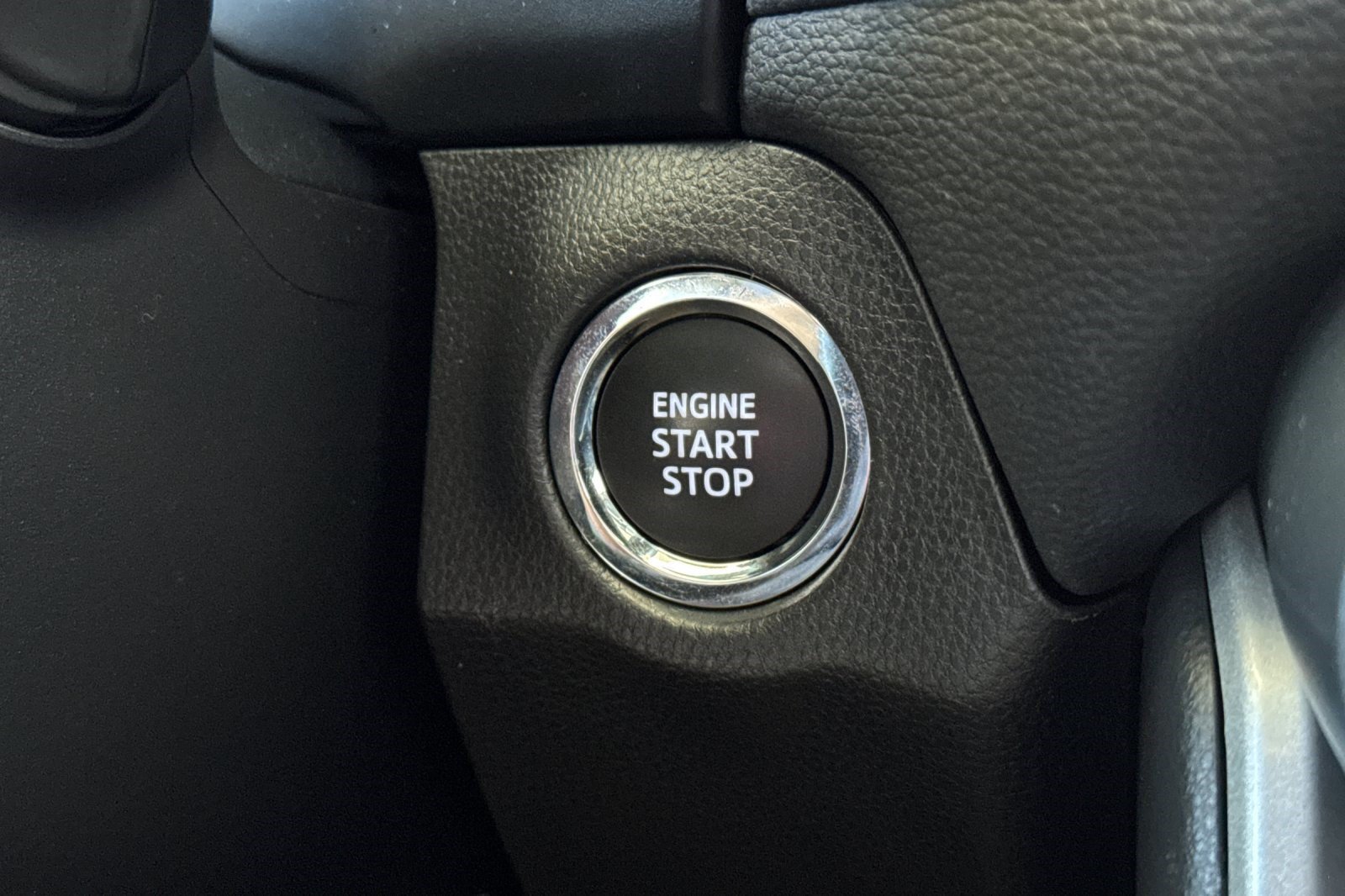 Certified 2025 Toyota RAV4 XLE Premium AWD/4WD image 17