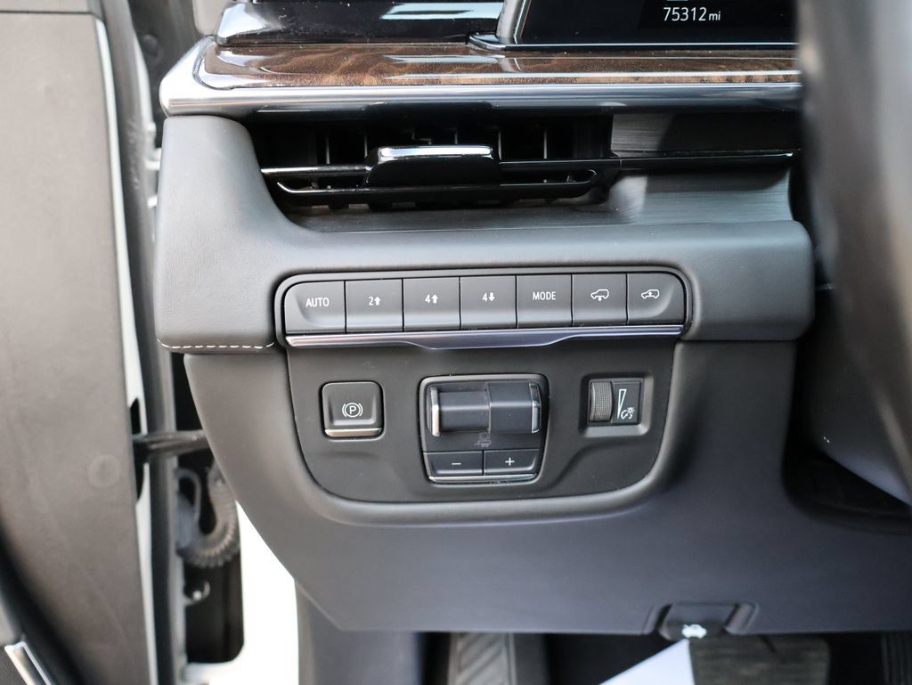 Used 2021 Cadillac Escalade Premium Luxury Platinum w/ Heavy-Duty Trailer Package AWD/4WD image 38