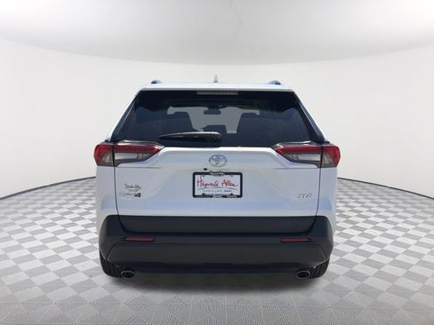 Used 2022 Toyota RAV4 XLE image 7