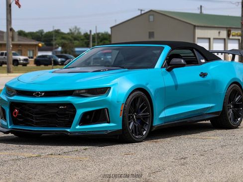 Used 2019 Chevrolet Camaro ZL1 RWD image 16