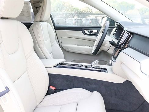 New 2025 Volvo XC60 T8 Ultra w/ Protection Package Premier image 18