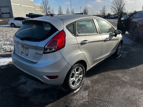 Used 2015 Ford Fiesta SE image 4