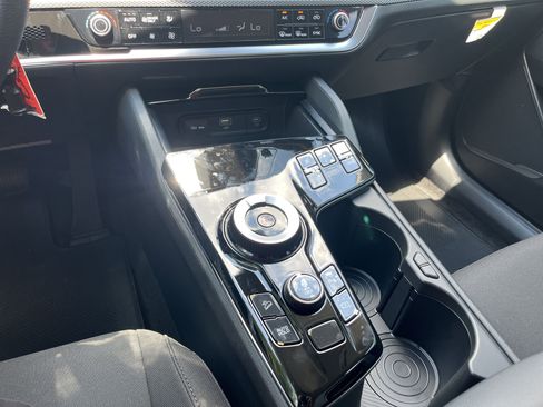 New 2025 Kia Sportage LX AWD/4WD image 11