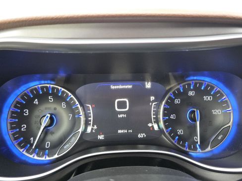 Used 2019 Chrysler Pacifica Limited w/ Advanced Safetytec Group image 25