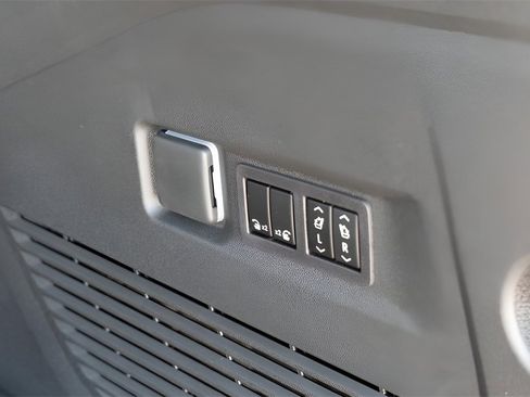 New 2026 GMC Yukon XL AT4 w/ AT4 Premium Plus Package image 29