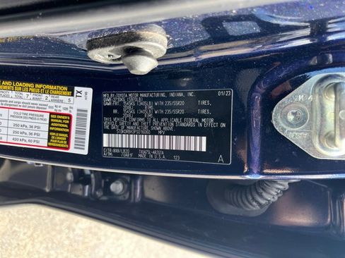 Used 2023 Toyota Highlander Limited AWD/4WD image 31