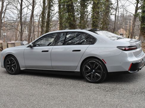 Used 2023 BMW i7 xDrive60 AWD/4WD image 6