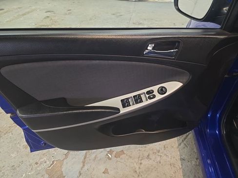 Used 2014 Hyundai Accent SE image 11
