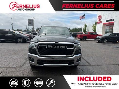 Used 2025 RAM 1500 Big Horn AWD/4WD image 4