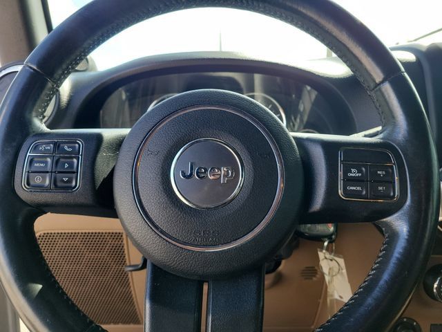 Used 2013 Jeep Wrangler Unlimited Sahara w/ Connectivity Group AWD/4WD image 21