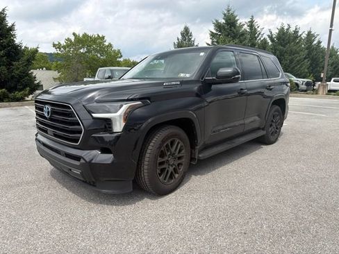 Used 2024 Toyota Sequoia SR5 w/ SR5 Premium Package AWD/4WD image 1