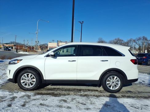 Used 2020 Kia Sorento LX w/ LX I4 Convenience Package image 4