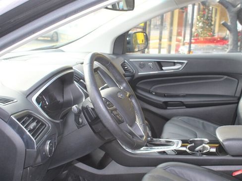 Used 2017 Ford Edge Titanium w/ Equipment Group 301A AWD/4WD image 16