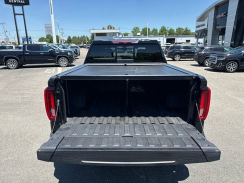 Used 2023 GMC Sierra 1500 Denali w/ Denali Reserve Package AWD/4WD image 10