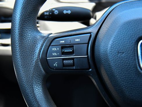 Used 2023 Honda Accord EX image 30