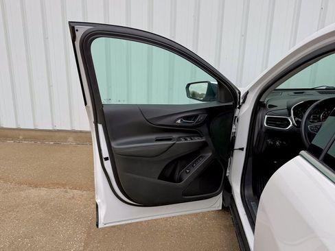 Used 2018 Chevrolet Equinox Premier image 11